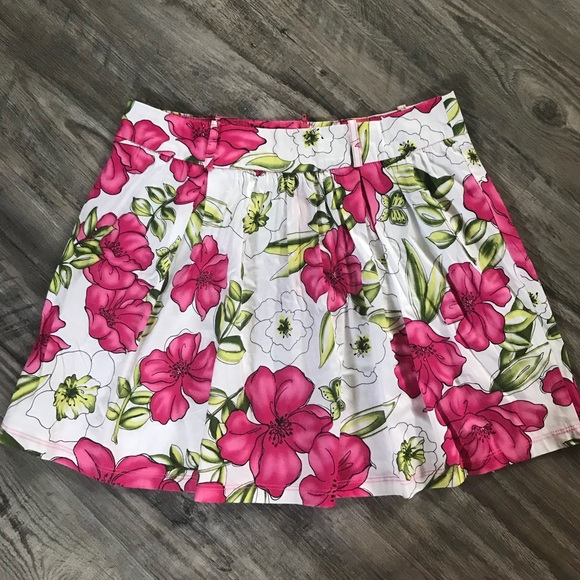 Body Central Dresses & Skirts - Floral skirt